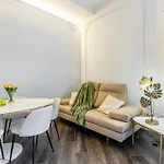 公寓 Station, Luxury & Modern With Comfort!
