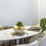 Station, Luxury & Modern With Comfort!