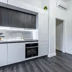 Station, Luxury & Modern With Comfort! *