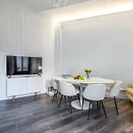 Station, Luxury & Modern With Comfort! *