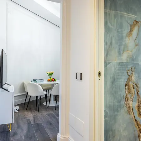 Station, Luxury & Modern With Comfort! Daire