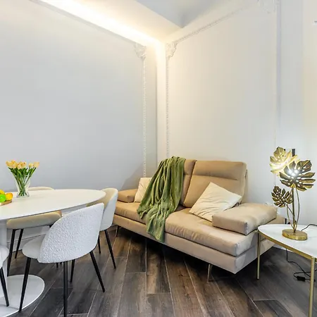 Daire Station, Luxury & Modern With Comfort!