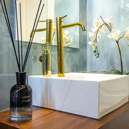 Station, Luxury & Modern With Comfort! Daire *