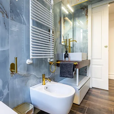 Station, Luxury & Modern With Comfort! Daire *